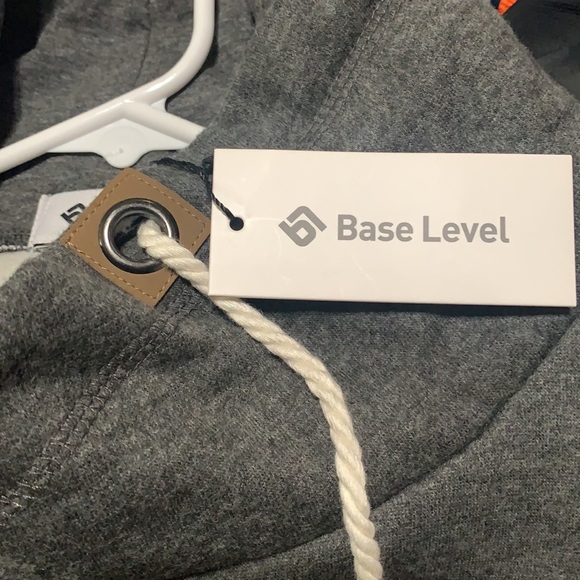 Base Level Lake Tahoe Pullover M - Picture 7 of 7